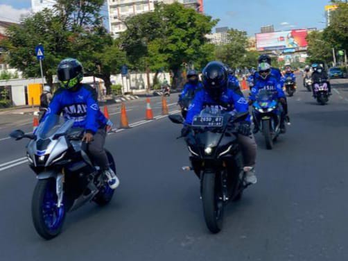 Seru, bLU cRU Fun Riding Road to Mandalika Mampir Semarang