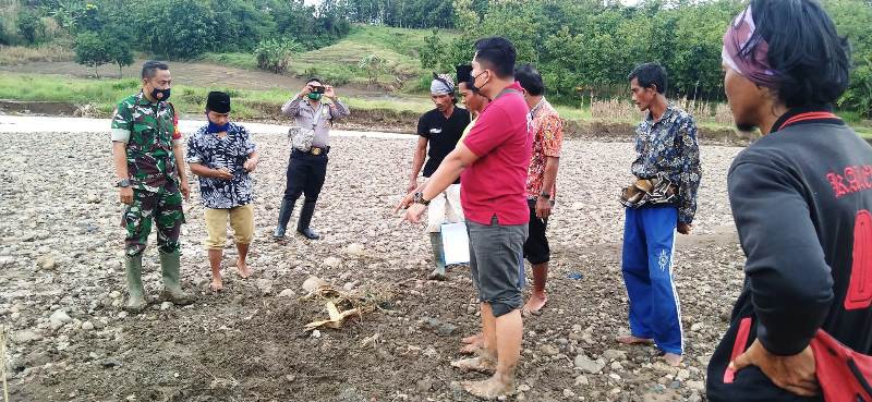 Pasutri di Brebes Terbawa Arus Sungai, Istri Ditemukan Tewas, Suami Hilang