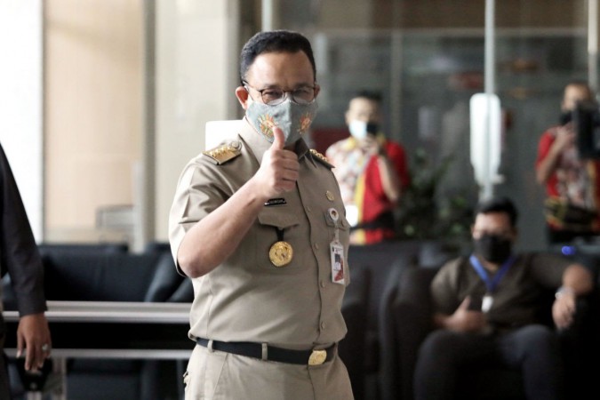 Anies Baswedan Pamer Foto usai Dihukum Keruk Mampang: Sudah 100 Persen