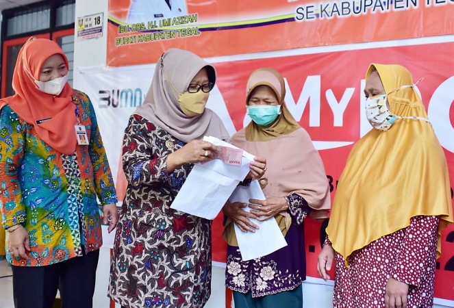 52.631 Keluarga di Kabupaten Tegal Terima Bantuan Sembako Tunai Lewat PT Pos Indonesia