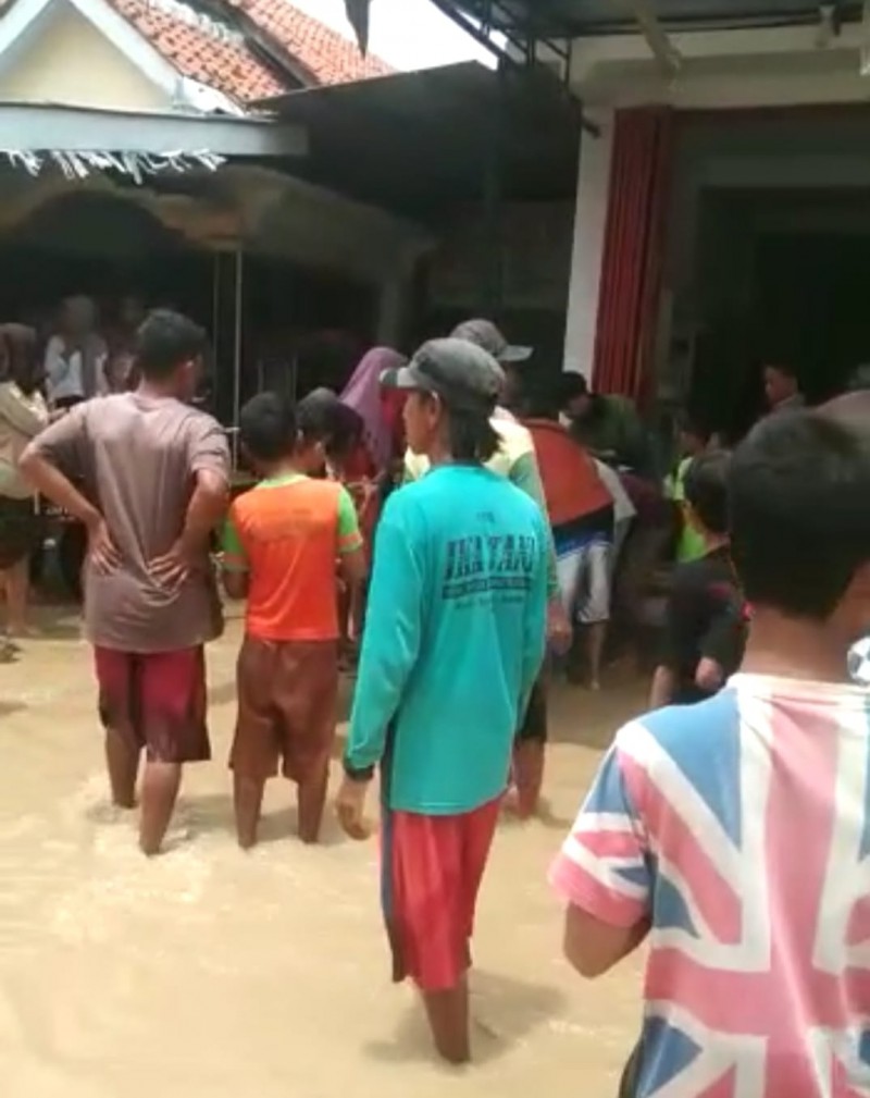 Pantura Kabupaten Tegal Diterjang Banjir, 700 Rumah Terendam, Seorang Anak Tewas Terbawa Arus
