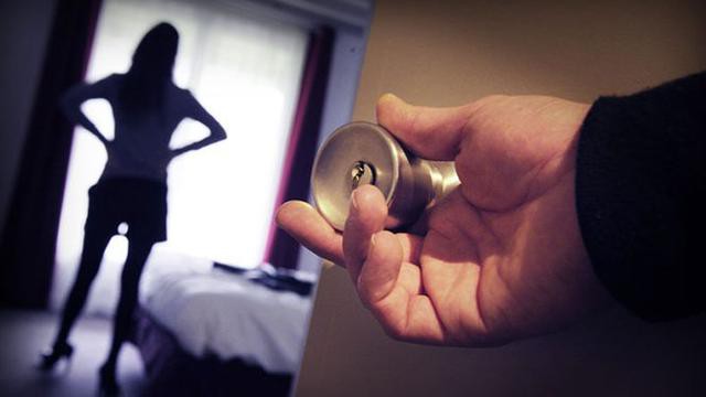 Hotel di Cikini Digerebek Polisi, Belasan Wanita Mudan dan Seksi Diamankan, Barang Buktinya Bikin Kaget