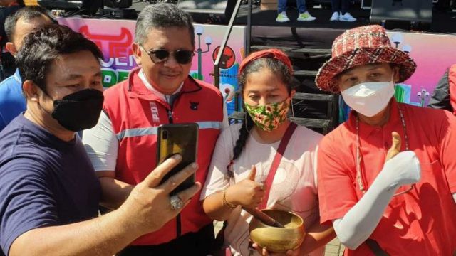 Mirip Artis, Mbak Rara Pawang Hujan Banyak Diminta Foto Bareng Sekarang