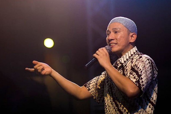 Ustaz Felix Siauw Heran Instagram Kemendibudristek Bahas Pawang Hujan: Klenik kok Dianggap Pendidikan