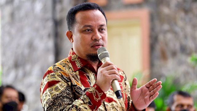 Menag Yaqut Minta Dipelankan, Gubernur Ini malah Perintahkan PNS Setop Bekerja Saat Kumandang Azan