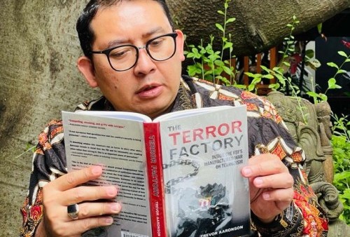 Curigai Oknum Pemerintah Dalangi Terorisme, Fadli Terinspirasi Buku The Terror Factory