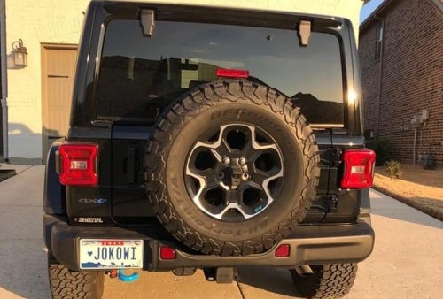 Pakai Plat Nomor Jokowi, Mobil Jeep di USA Viral, Ada yang Mencibir