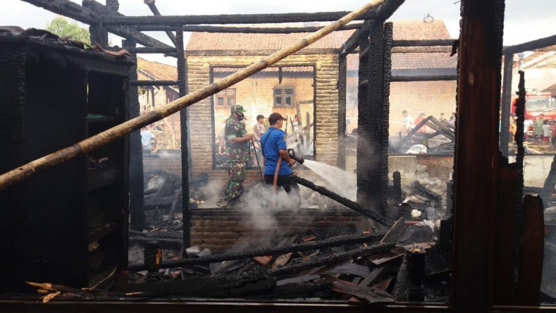Dua Bangunan di Kedungbanteng yang Ludes Terbakar Diduga karena Korsleting Listrik