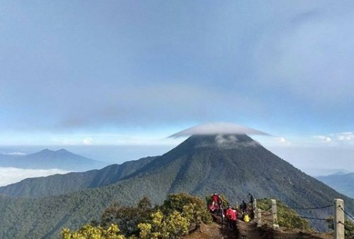 Mendaki Gunung Gede Pangrango, Doni Tewas Telentang Beberapa Ratus Meter Sebelum Puncak
