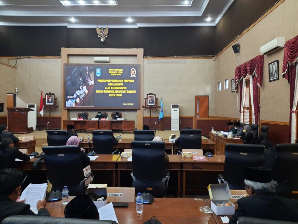 DPRD Paripurnakan Pergeseran Pimpinan Alat Kelengkapan Dewan