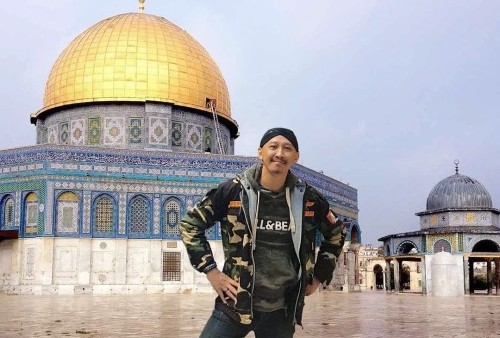 Abu Janda Ragukan Alquran soal Masjid Al-Aqsa, Kini Akui Muslim Tapi Cinta Yesus