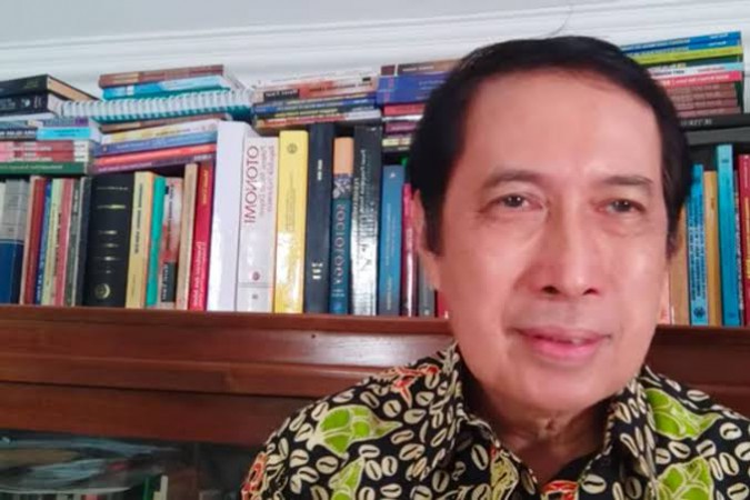 Musni Umar Tulis Azan Isya Selamat Salat Maghrib, Warganet: Pantesan Gelar Profesor Diragukan