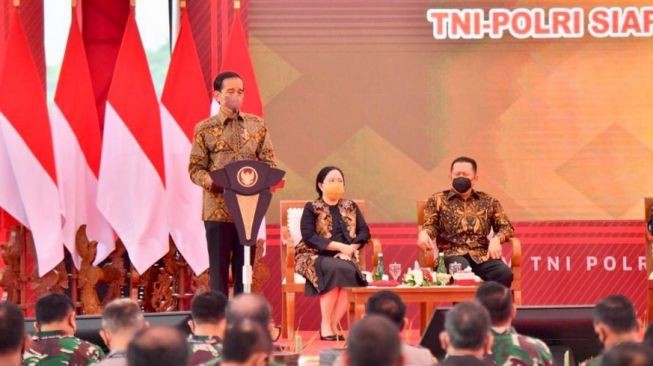 Sindir Perintah Jokowi, Rocky Gerung: Tidak Sopan, Ngapain Presiden Ngintip-ngintip WA Orang