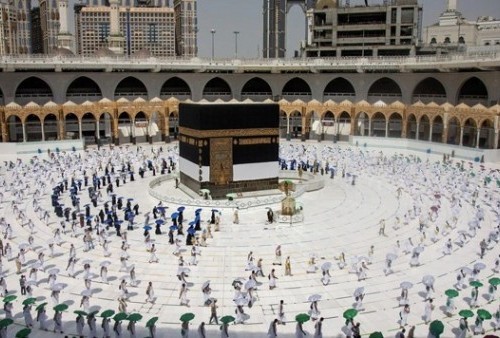 Arab Saudi Cabut Aturan Jaga Jarak di Masjidil Haram dan Masjid Nabawi