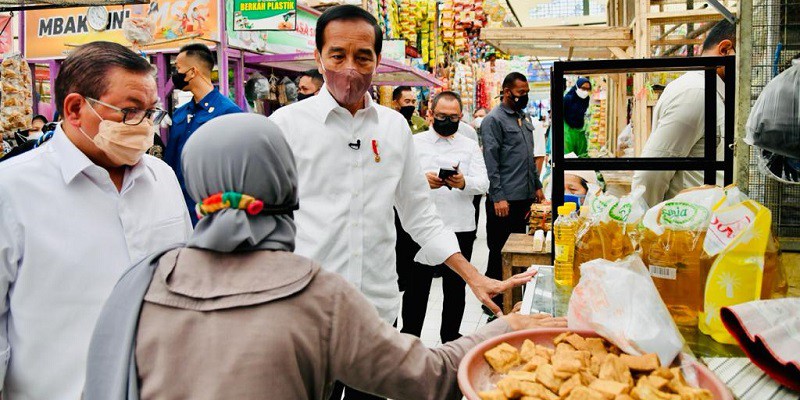 Jokowi Akui Harga Rata-rata Migor Rp24 Ribu dan Stok Minyak Curah Minim