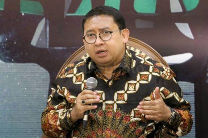 Pawang Hujan Bikin Heboh, Fadli Zon Sindir Pemerintah: Kita Juga Perlu Pawang Utang