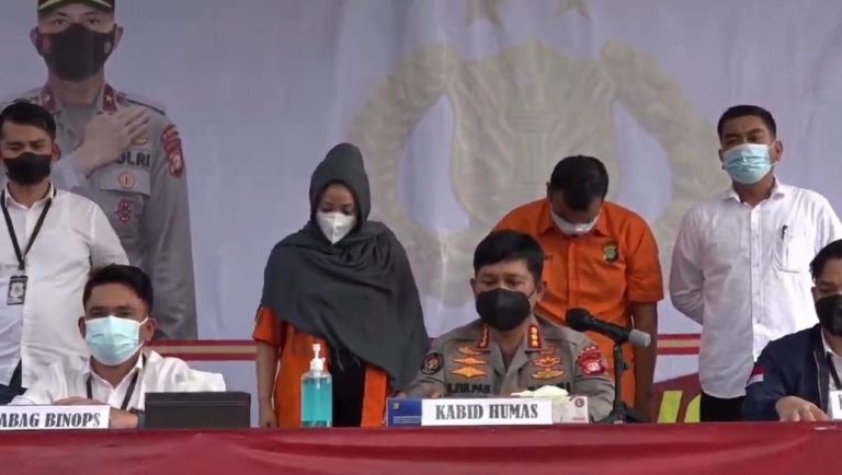 Jenderal Polisi Gadungan Punya Istri yang Ngaku Direktur dengan Uang Rp30 Triliun