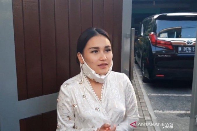 Minta Hentikan Acara Ayu Ting Ting ke KPI, Mazdjo Pray Sebut MUI Keliru: Emang MUI Siapa?