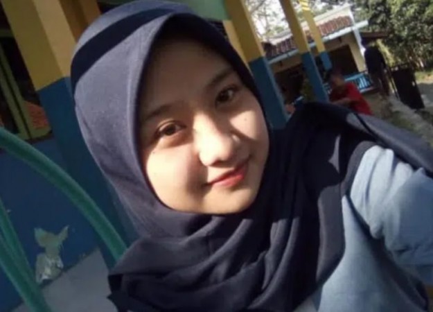 Diduga Temui Pacar Onlinenya, Gadis Cantik Berhijab Asal Cirebon Hilang Sejak Selasa Lalu