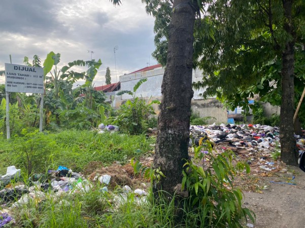 Pinggir Jalan di Kota Brebes Jadi Tempat Buang Sampah, Anggota DPRD Prihatin