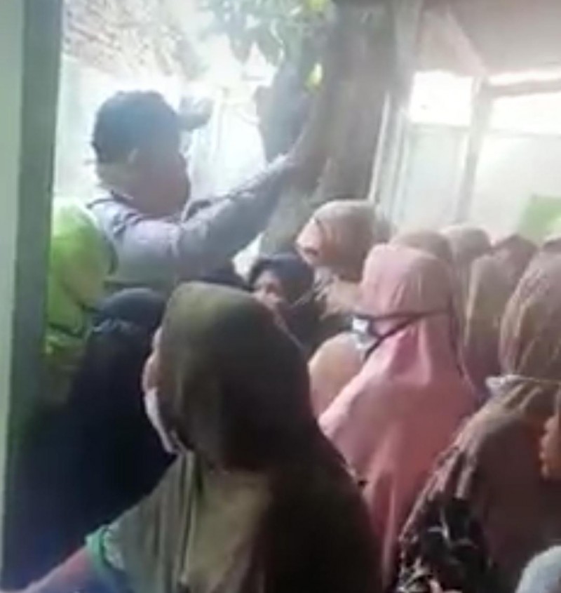 Video Polisi Usir Penerima Bansos Belum Vaksin Booster di Brebes Viral, Faktanya Terungkap