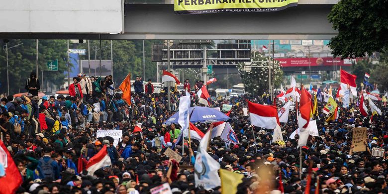 Jelang Aksi 1104, Lagu Potong Bebek Angsa Viral, Rocky Gerung: Lucu dan Nyelekit!