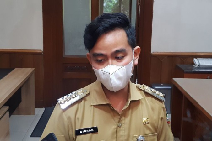 Gibran Pusing Didemo soal Perdagangan Anjing, Dr Eva: Digaji Rakyat untuk Memberi Solusi