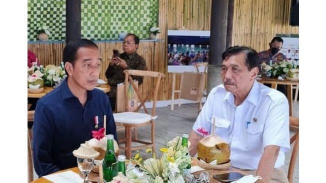 Jokowi Stop Ekspor Minyak Goreng, Rocky Gerung Sebut Wajah Presiden Lebih Tampak Muram