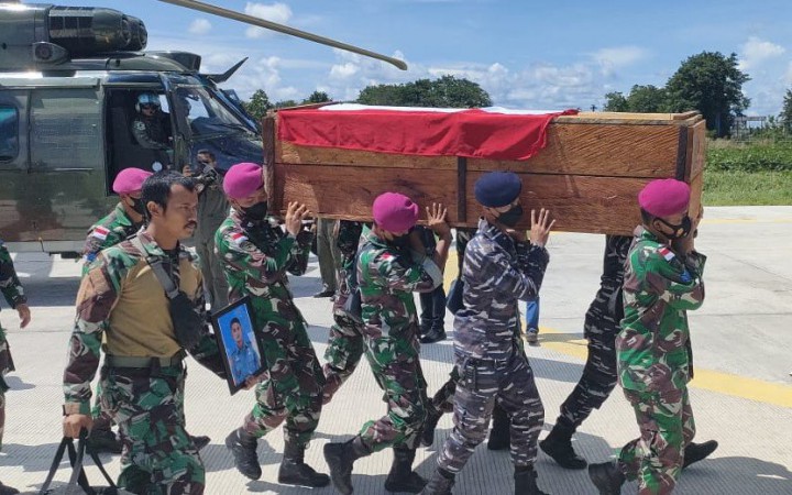 KKB Kembali Serang Pos TNI AL, Seorang Prajurit Marinir Gugur, Satunya Terkena Pantulan Peluru