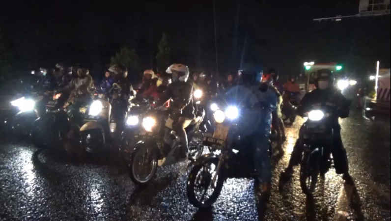 Pemudik Bersepeda Motor Mulai Ramai-ramai Tinggalkan Jakarta via Jalur Pantura Kalimalang