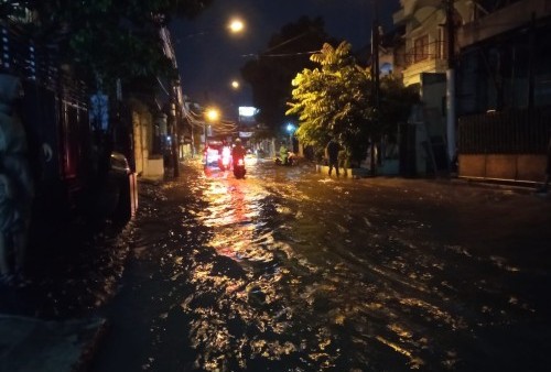 Diguyur Hujan, Kota Bekasi Dikepung Banjir hingga Ketinggian 1 Meter, 11 Titik Terendam