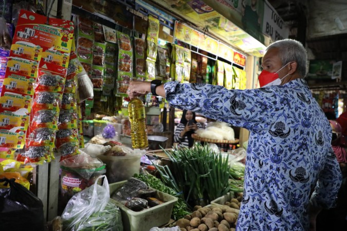 Harga Minyak Goreng di Distributor Murah, Ganjar: Problemnya dari Tengkulak ke Konsumen