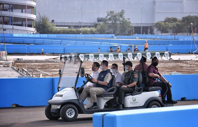 Jokowi Disopiri Anies Tinjau Sirkuit Formula E, Politisi Golkar: Giring Kenapa Nggak Diajak Pak?