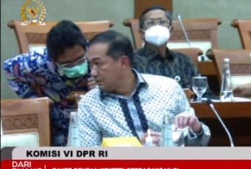 Viral! Momen Indrasari Wisnu Wardhana Berbisik ke Mendag Lutfi soal Tersangka Mafia Migor