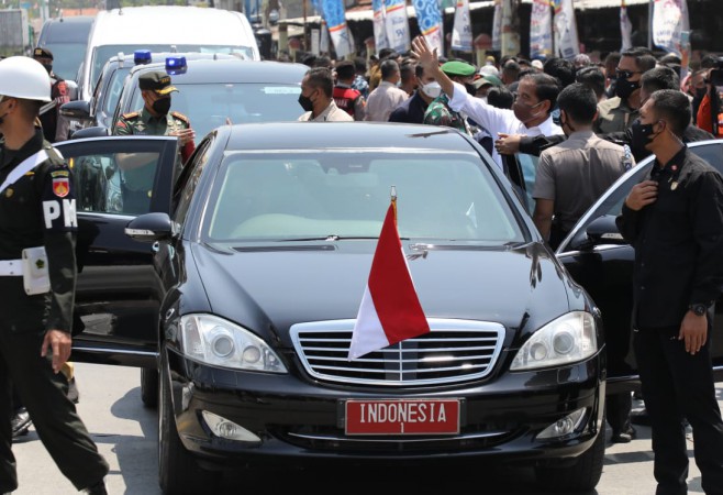 Keliling Brebes, Jokowi dan Ganjar Satu Mobil