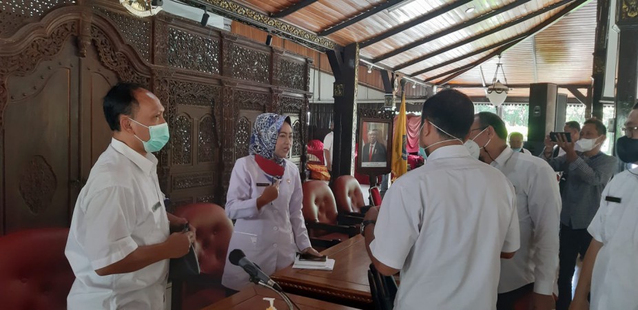 Kumpulkan Kepala OPD, Bupati Brebes Minta Vaksin Booster Terus Digenjot