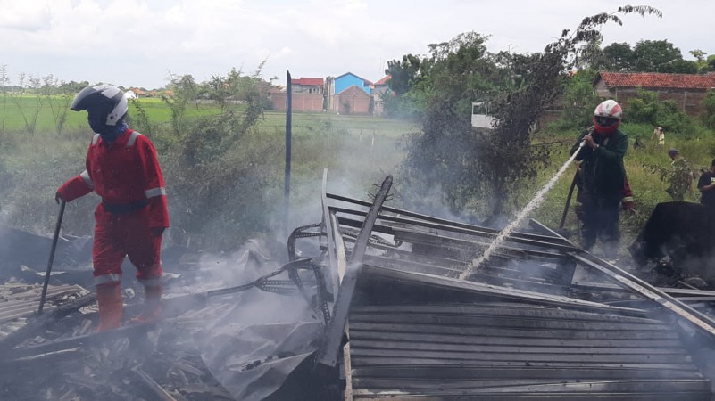 Mau Lebaran, Pasar Dermoleng Ketanggungan Kebakaran