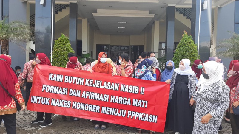 Ribuan Nakes Honorer di Brebes Tuntut Diangkat P3K