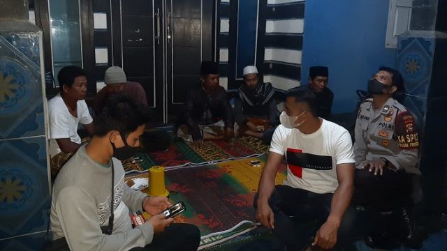 Siap-siap Hendak Lanjutkan Ronde Kedua, Istri yang Sedang Digoyang Selingkuhannya Digerebek Warga