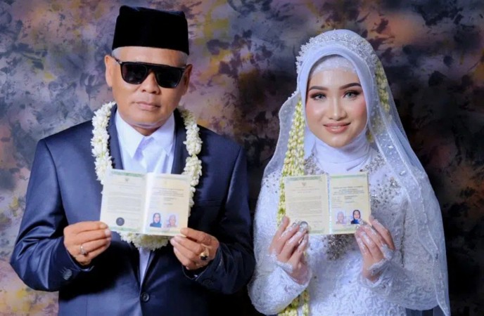 Pernikahan Kakek 63 Tahun dengan Gadis 19 Tahun Viral, Pegawai KUA dan Kades Sempat Ditegur Kemenag