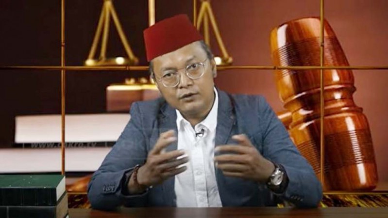 Guntur Romli Sebut Ada yang Pengen Negara Khilafah, Tapi Liburannya ke Singapora