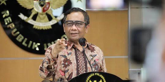 Faizal Assegaf Ingatkan Mahfud MD: Sibuk ke LGBT, Cuek pada Papua