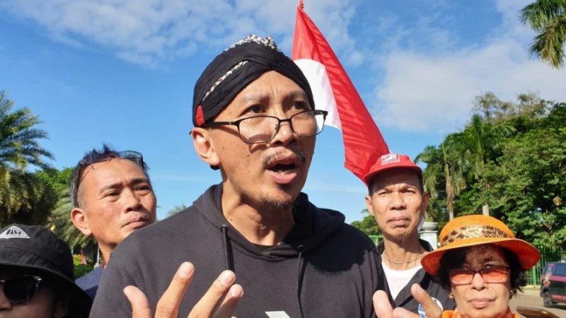 Peringatan Abu Janda: Atap Sirkuit Roboh Pertanda Bakal Ada yang Roboh Oleh Kasus Korupsi Kelar Menjabat Nanti