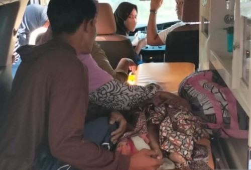 Bayi Perempuan 13 Bulan Histeris Digendong Ibunya, Ternyata Pinggangnya Dibacok dan Sobek