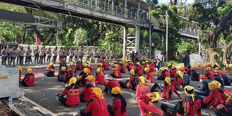 Gebrak Demo di Patung Kuda, Lantang Teriak Jokowi-MA Gagal!