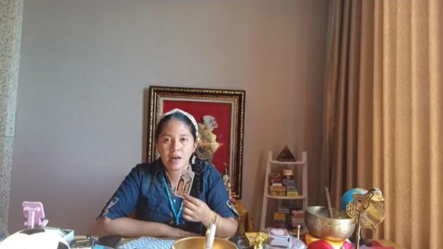 Ramalannya Dikecam Bikin Gaduh, Mbak Rara Pawang Hujan Minta Maaf