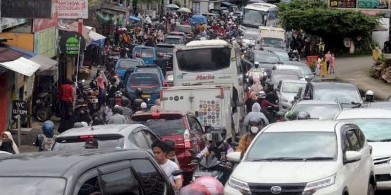 Masih Jadi Primadona, Kawasan Puncak Dipadati Wisatawan di Lebaran Hari Kedua