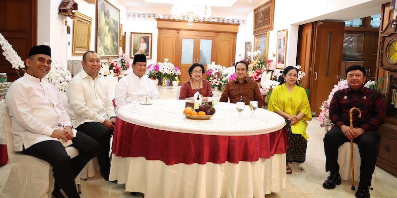 Prabowo Subianto Duduk Satu Meja dengan Megawati dan Puan, Bahas Pilpres?