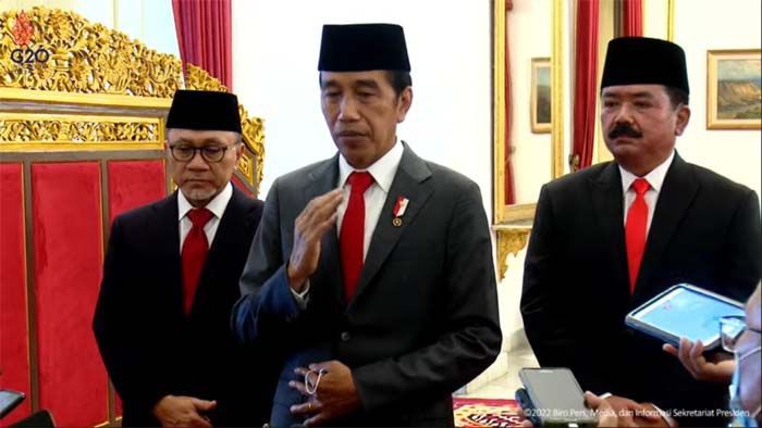 Presiden Jokowi Mestinya Pecat Luhut, Iwan Sumule: Banyak yang Kecewa Reshuffle Kemarin