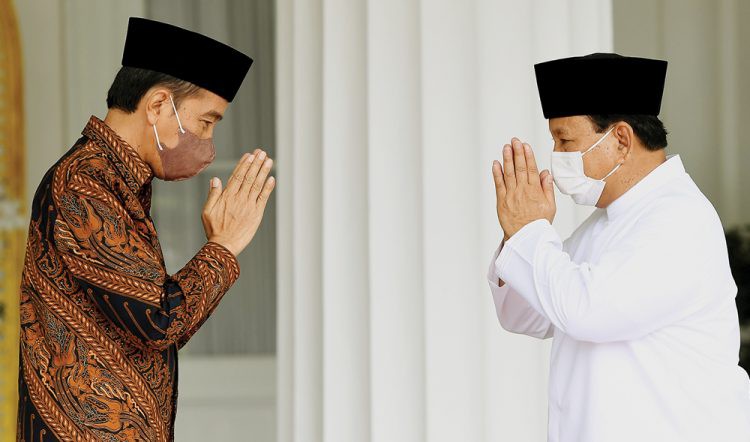 Pakai Kemeja Putih, Prabowo Subianto Masuk melalui Pintu Tamu VVIP Presiden, Kena Reshuflle?